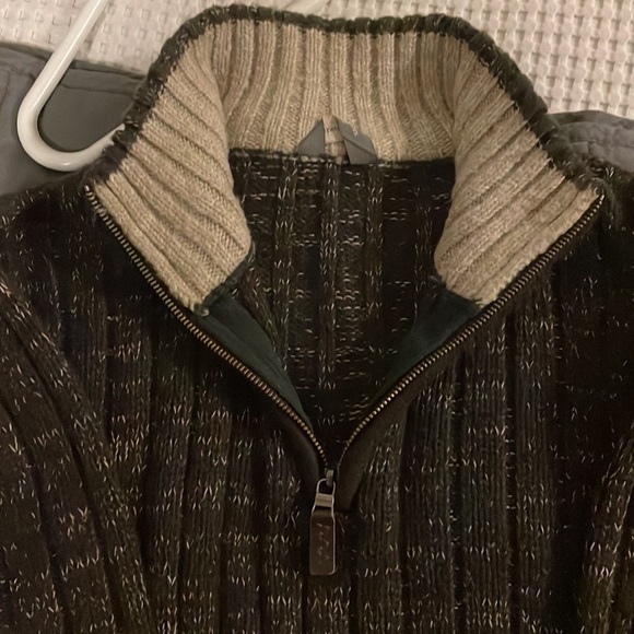 Brown sweater - thick - Picture 2 of 2